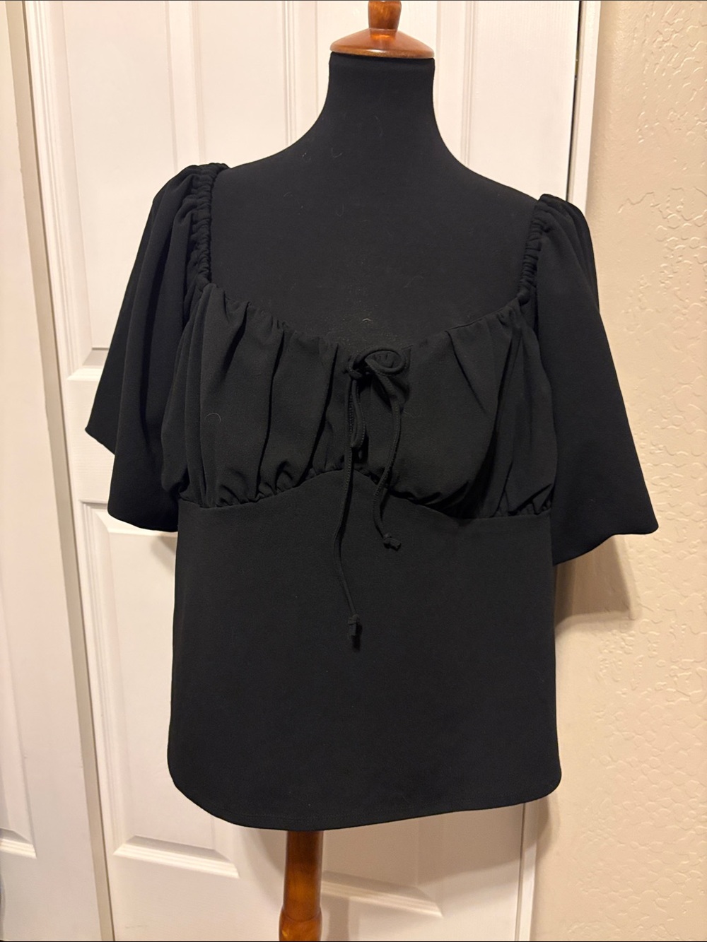 NWT Black Puff Sleeve Tie-Front Women's Top